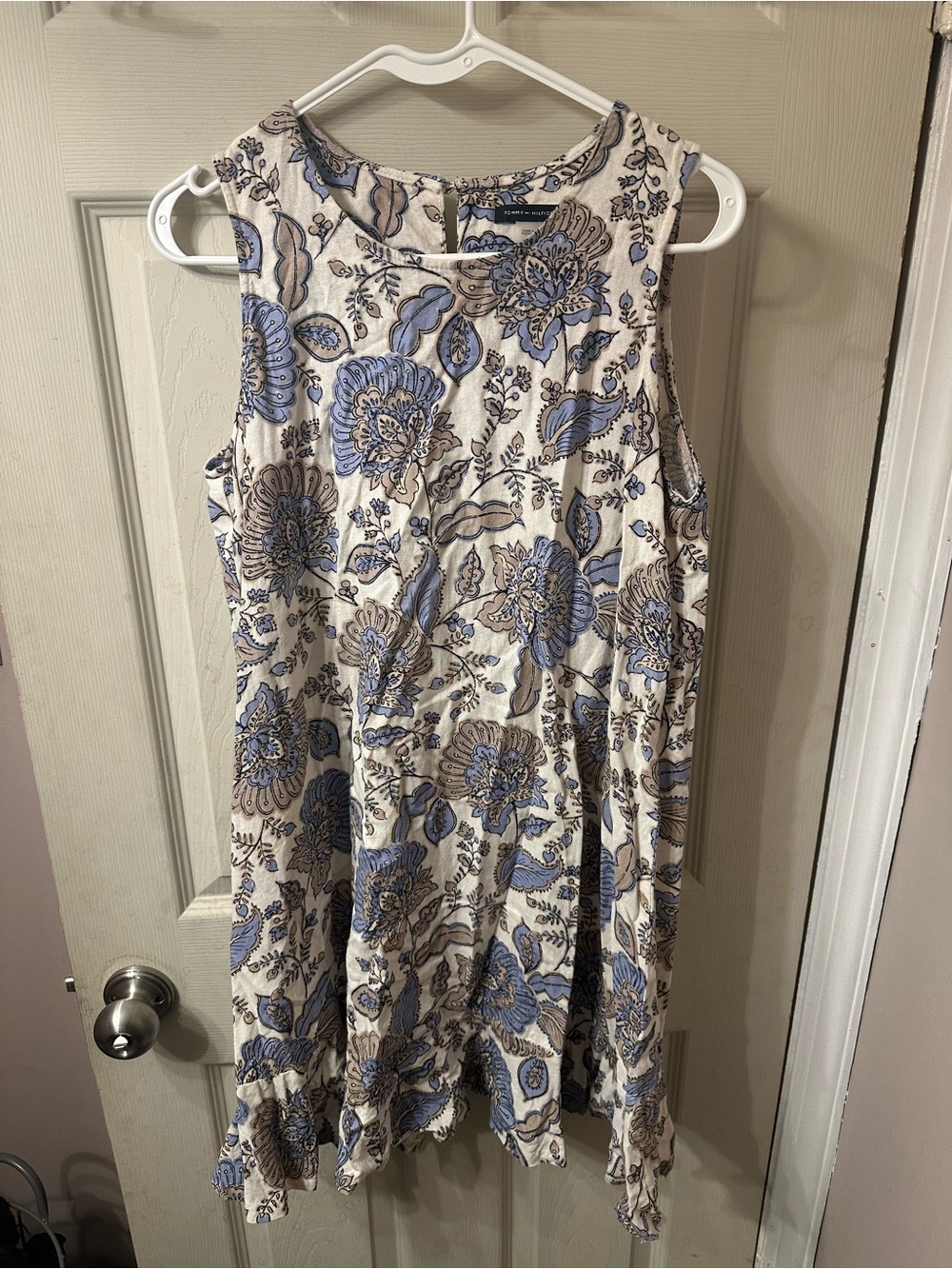 Tommy Hilfiger Sleeveless Midi Dress with Blue Floral Print on Cream